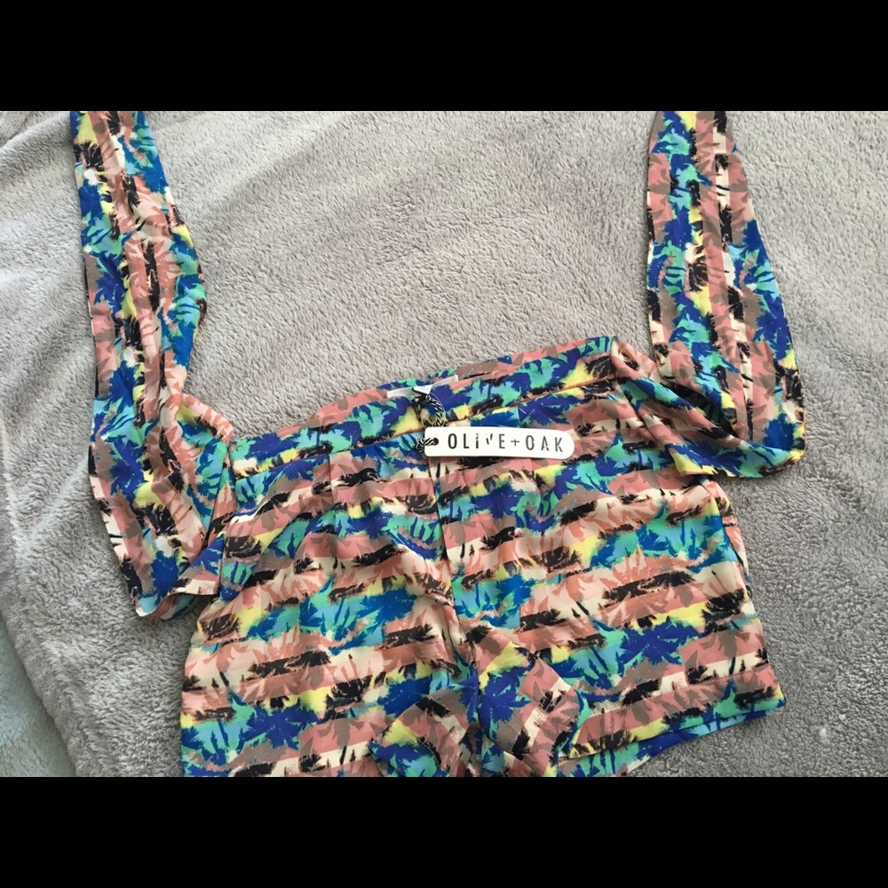 patterned shorts with a flutter - Picture 5 of 5